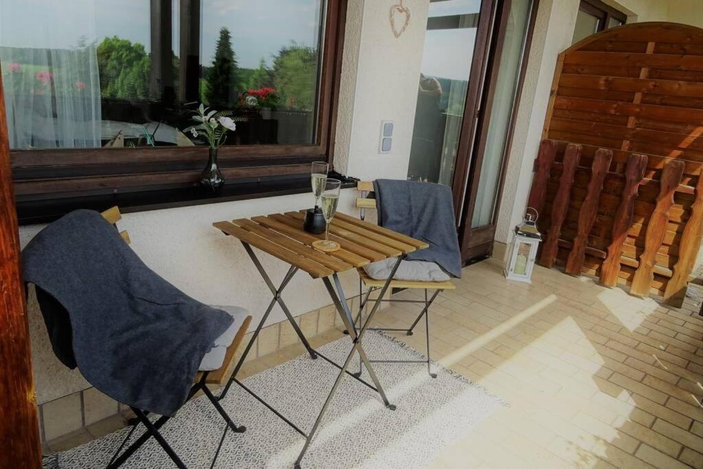 Modernes Apartment Mit Traumhaftem Blick Ins Gruene Bräunlingen Exterior foto